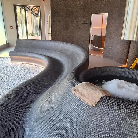 Wave - Seaview B645 - Free Parking *